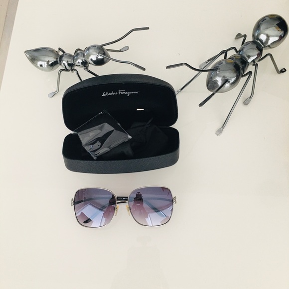 $325 JUST CAVALLI SUNGLASSES WOMEN main image 4